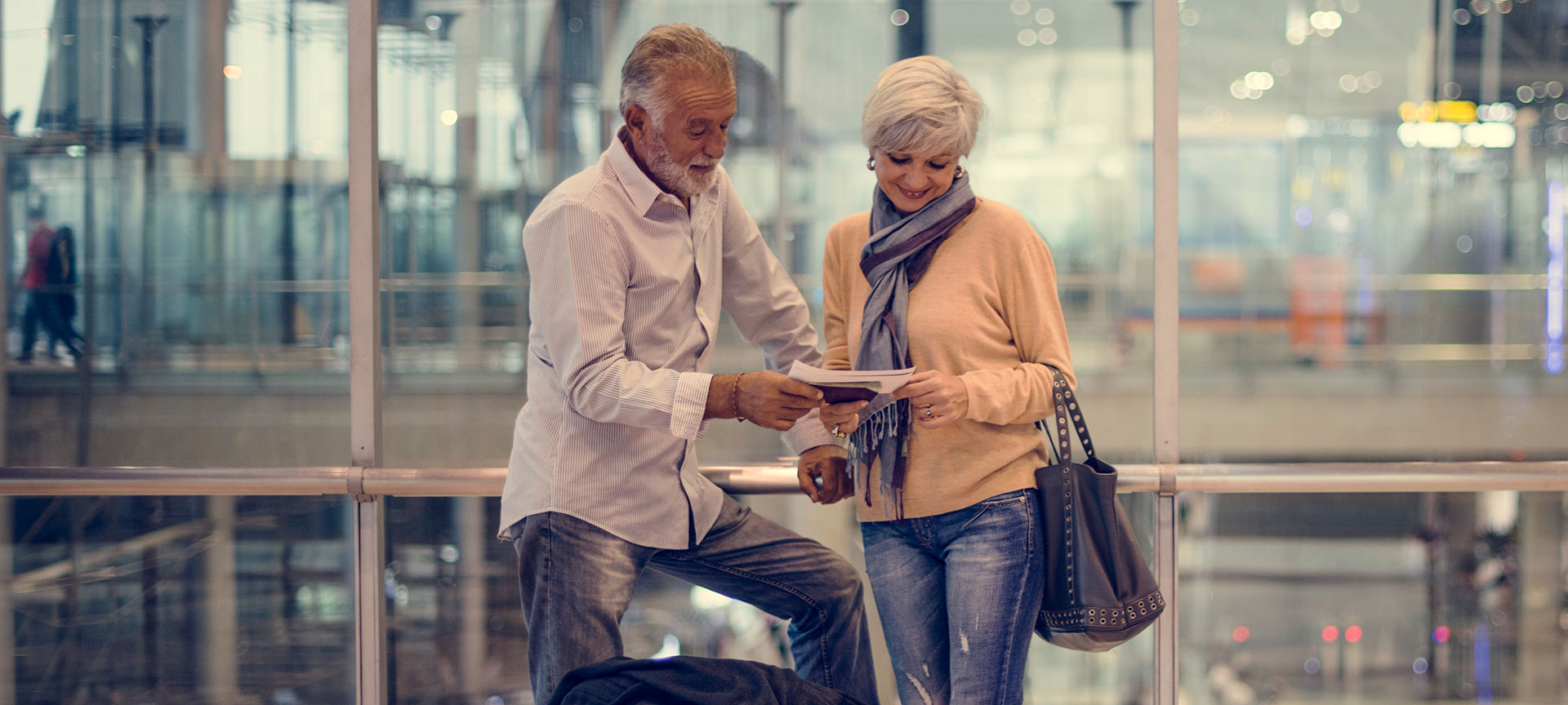Pärchen am Flughafen Pärchen am Flughafen