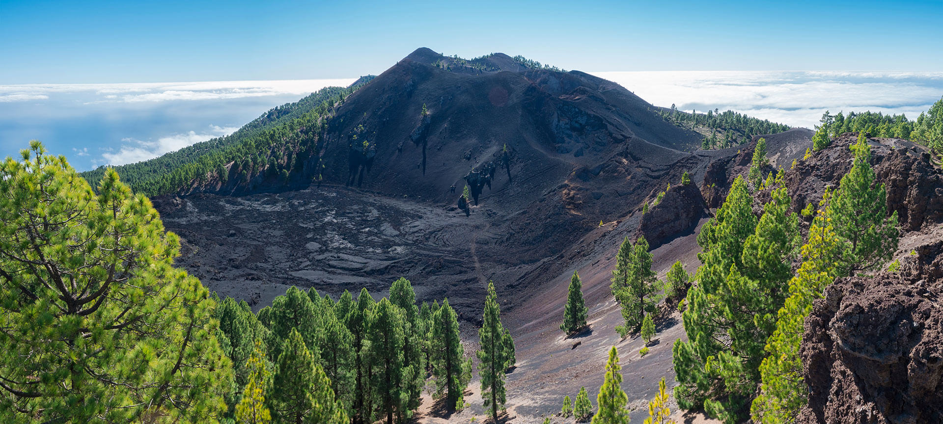 Krater Duraznero an der Route der Vulkane auf La Palma, Kanarische Inseln Krater Duraznero an der Route der Vulkane auf La Palma, Kanarische Inseln