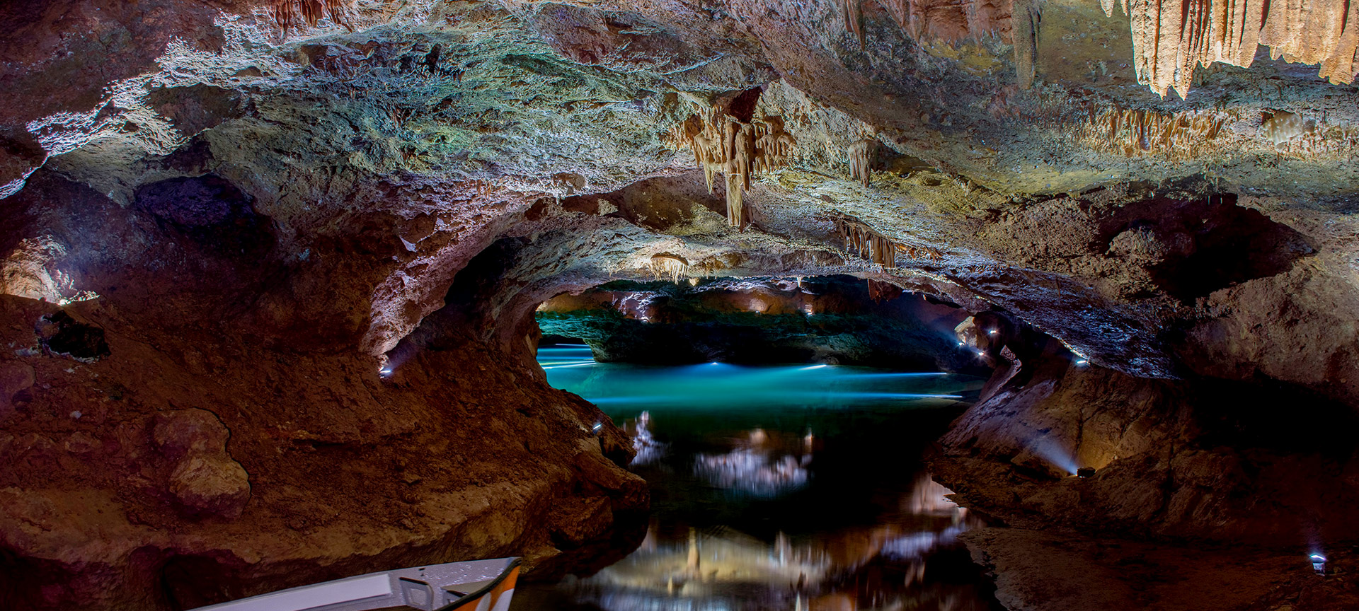 Coves Sant Josep, en La Vall d’Uixó, Castellón, Comunidad Valenciana Coves Sant Josep, en La Vall d’Uixó, Castellón, Comunidad Valenciana