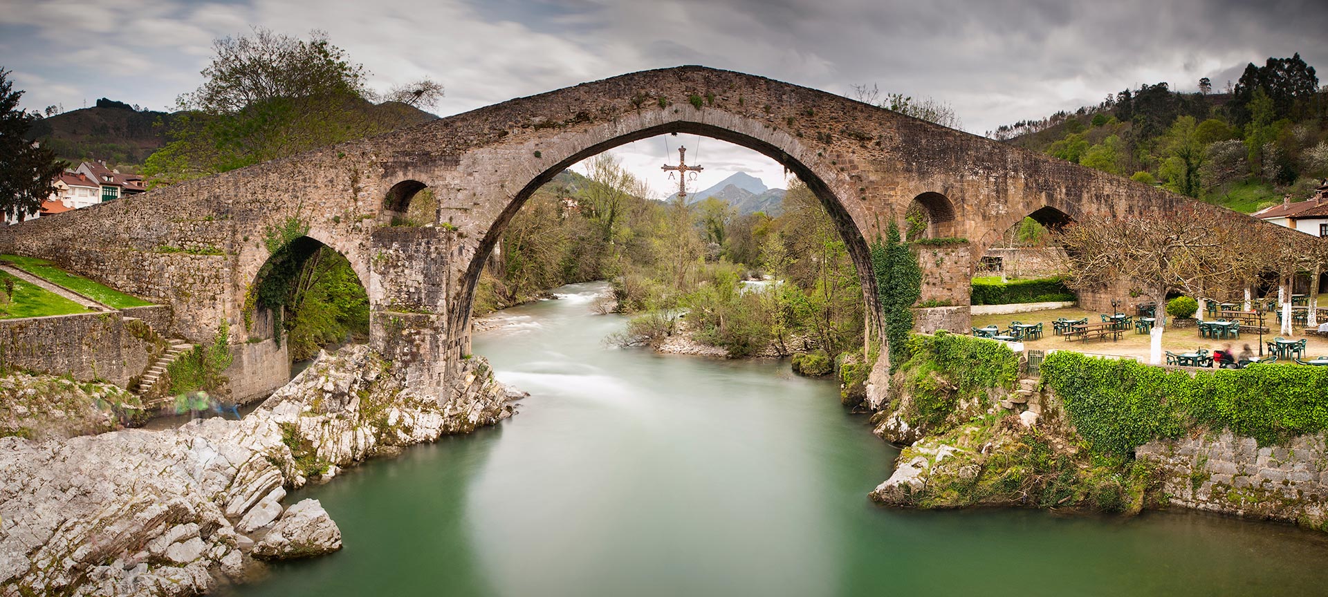 Roman bridge over the River Sella. Cangas de Onís