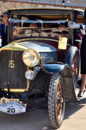 Coche de época en el Rally Internacional de Coches de Época en Sitges Coche de época en el Rally Internacional de Coches de Época en Sitges