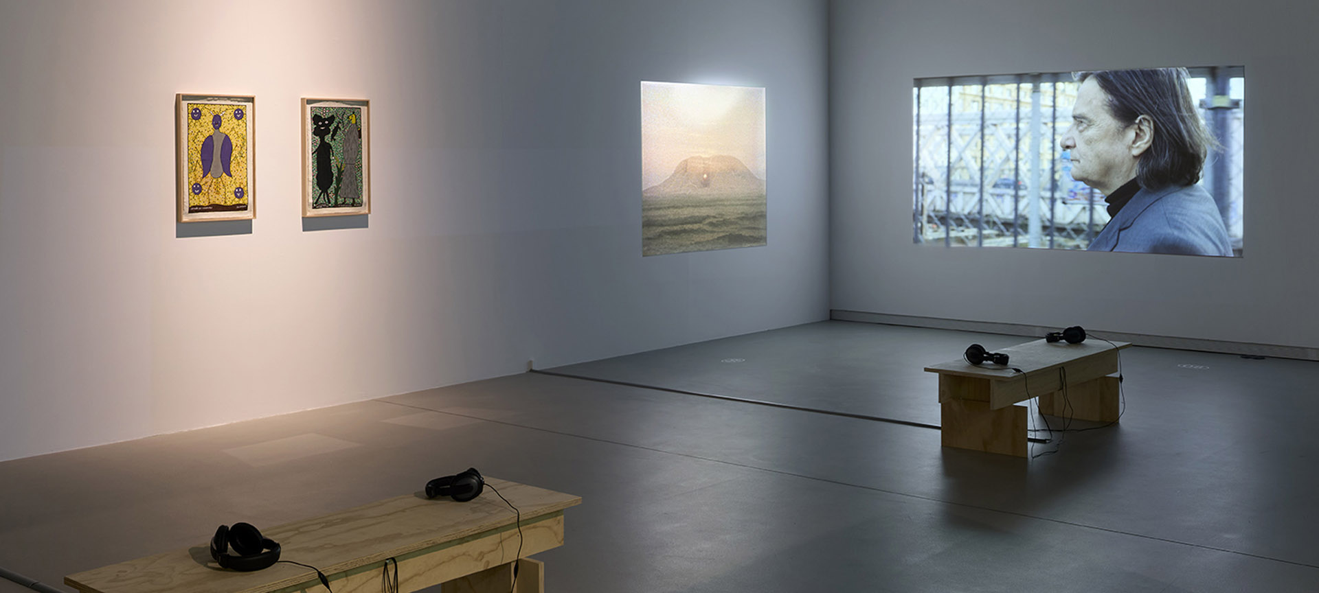 View of the exhibition 'Looking Through a Circle in a Circle of Looks'. Artium Museoa View of the exhibition 'Looking Through a Circle in a Circle of Looks'. Artium Museoa