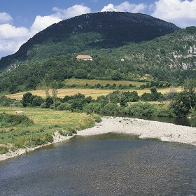 ナバーラのイラティ川 ナバーラのイラティ川