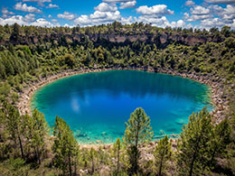 クエンカのカニャーダ・デル・オヨにあるラグーナ・デル・テホ クエンカのカニャーダ・デル・オヨにあるラグーナ・デル・テホ