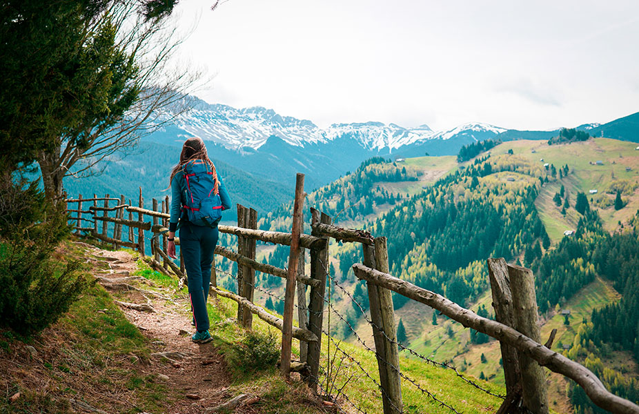 オルデサ・イ・モンテ・ペルディド国立公園のウォーカー オルデサ・イ・モンテ・ペルディド国立公園のウォーカー